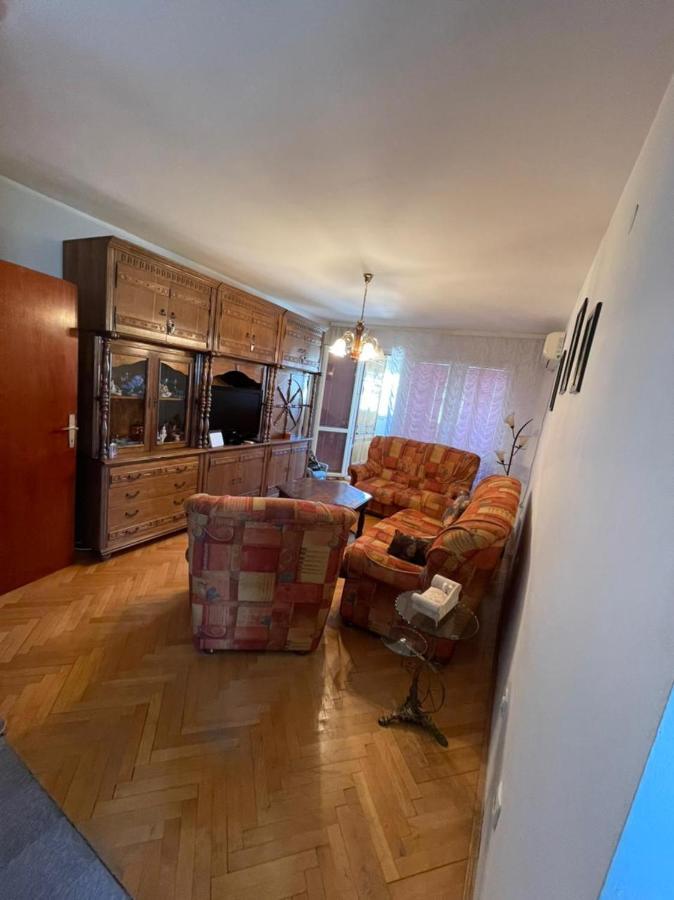 D&N Apartman Bar Exteriör bild